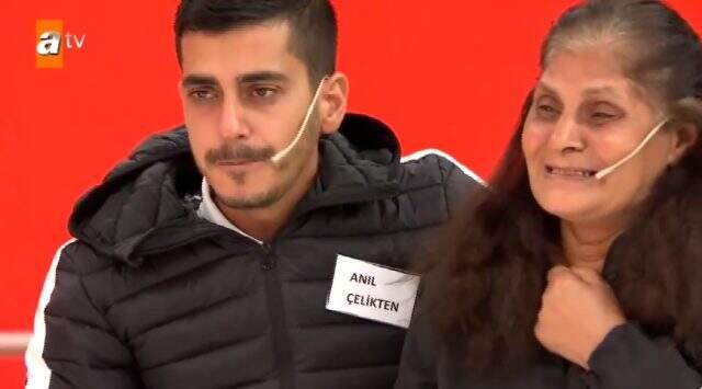 Kızının katil zanlısının yakalandığını öğrenen acılı anne, Müge Anlı'ya sarılıp ağıt yaktı Kızının katil zanlısının yakalandığını öğrenen acılı anne, Müge Anlı'ya sarılıp ağıt yaktı