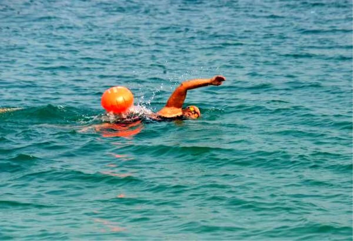 Manş Denizi'ni geçen ilk Türk kadını: Açık deniz parkurlarında yüzün - Haber