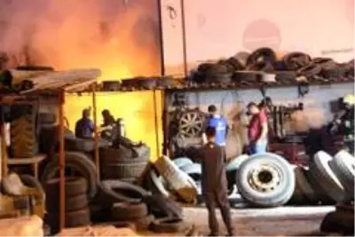 Bodrum'da iş yeri alev alev yandı Bodrum'da iş yeri alev alev yandı