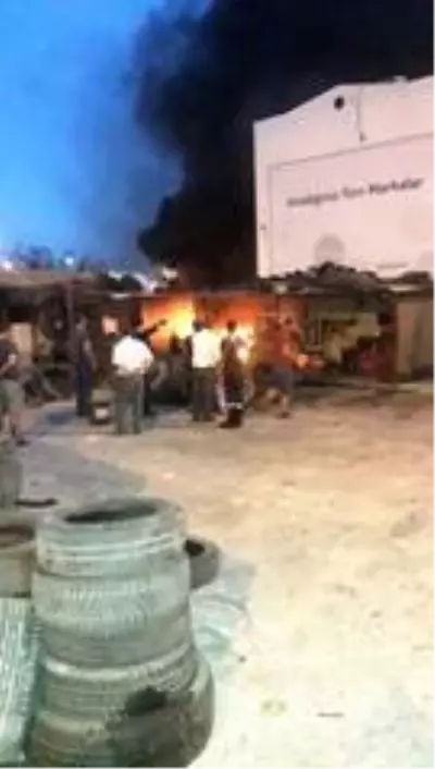 Bodrum'da iş yeri alev alev yandı Bodrum'da iş yeri alev alev yandı