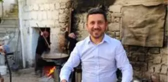 Rasim Arı: Nevşehir Belediye Başkanı Arı, köylülerle birlikte pekmez kaynatıp köftür yaptı Rasim Arı: Nevşehir Belediye Başkanı Arı, köylülerle birlikte pekmez kaynatıp köftür yaptı