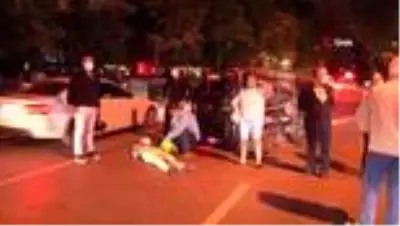 Park halindeki araca çarpan cip yan yattı: 1 yaralı Park halindeki araca çarpan cip yan yattı: 1 yaralı