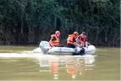Sakarya Nehri'nde kaybolan Talha'yı arama çalışması sürüyor Sakarya Nehri'nde kaybolan Talha'yı arama çalışması sürüyor