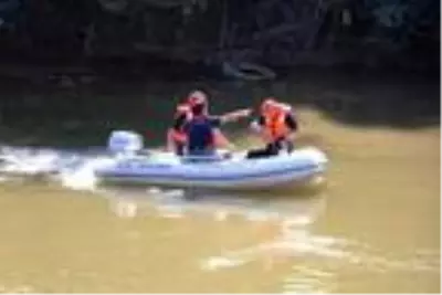 Sakarya Nehri'nde kaybolan Talha'yı arama çalışması sürüyor Sakarya Nehri'nde kaybolan Talha'yı arama çalışması sürüyor