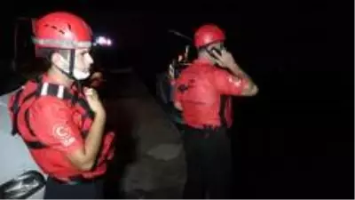 Samsun'da fırtınada balıkçı kayığı battı: 1 ölü Samsun'da fırtınada balıkçı kayığı battı: 1 ölü