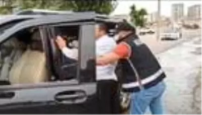 Sosyal medyada 'mafya hizmeti' reklamı yapan kişi gözaltına alındı Sosyal medyada 'mafya hizmeti' reklamı yapan kişi gözaltına alındı