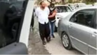 Sosyal medyada 'mafya hizmeti' reklamı yapan kişi gözaltına alındı Sosyal medyada 'mafya hizmeti' reklamı yapan kişi gözaltına alındı