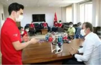 TEKNOFEST'te Kayseri'yi temsil eden ekip Ekinci'yi ziyaret etti TEKNOFEST'te Kayseri'yi temsil eden ekip Ekinci'yi ziyaret etti