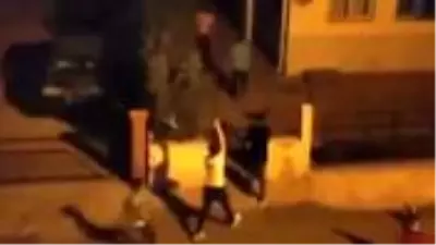 Yasağa rağmen asker eğlencesi düzenlediler, tepki gösterenleri de dövmeye kalkıştılar Yasağa rağmen asker eğlencesi düzenlediler, tepki gösterenleri de dövmeye kalkıştılar