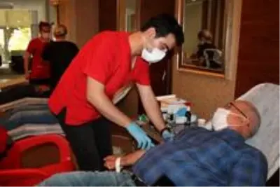 Adana OSB'den Kızılay'a kan bağışı Adana OSB'den Kızılay'a kan bağışı
