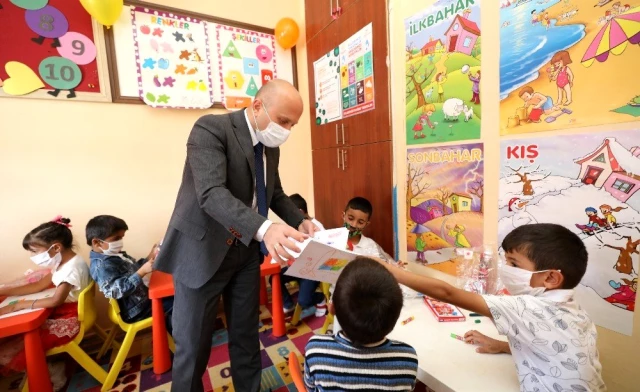 Ağrı Valisi Varol, yenilenen Karakent İlk-Ortaokulu'nun açılışına katıldı