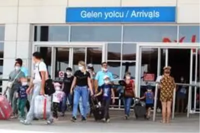 Antalya'ya eylül ayında 28 ülkeden 967 bin 855 turist geldi Antalya'ya eylül ayında 28 ülkeden 967 bin 855 turist geldi