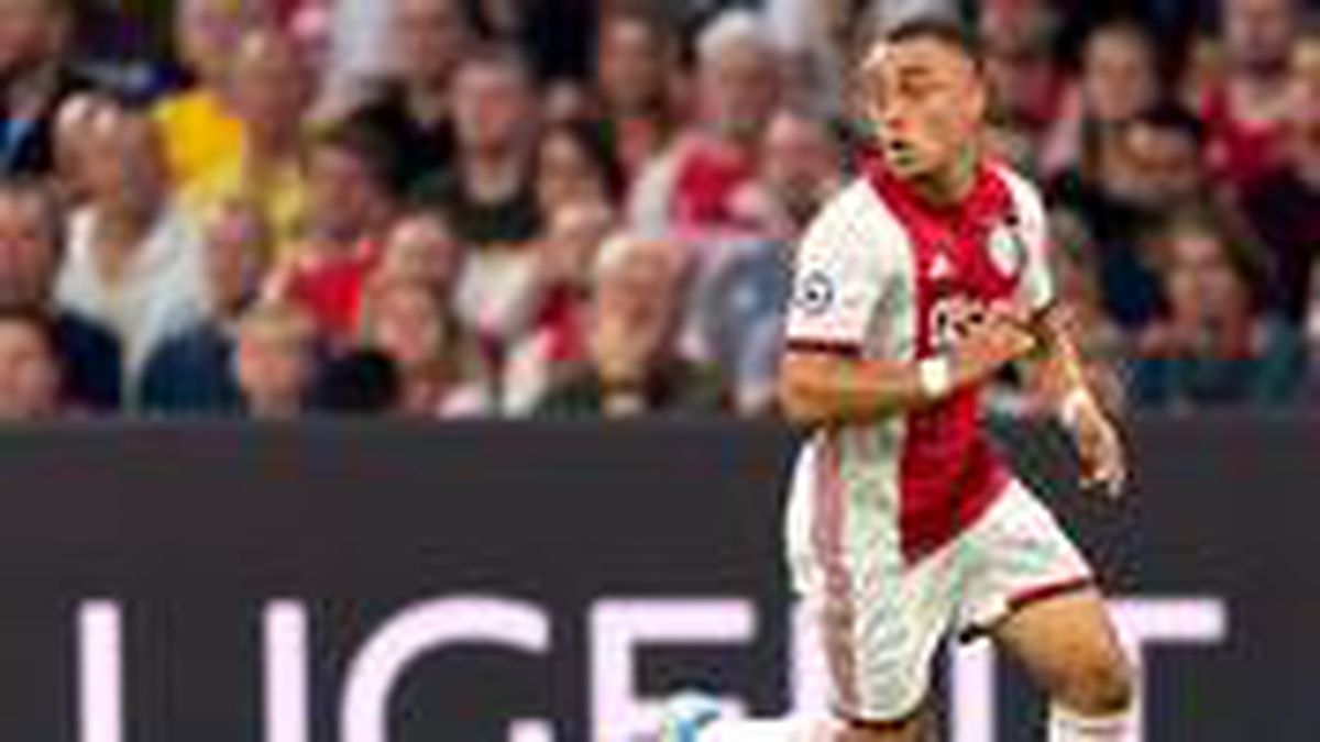 Barcelona, Ajax'tan Sergino Dest'i kadrosuna kattı