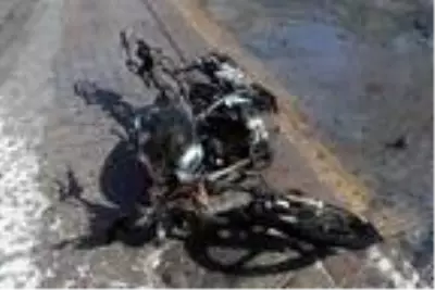 Son dakika haber: Ceza kesilen ehliyetsiz sürücü, motosikletini yaktı Son dakika haber: Ceza kesilen ehliyetsiz sürücü, motosikletini yaktı