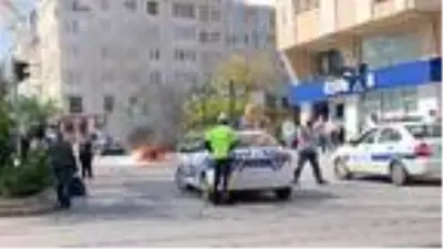 Son dakika haber: Ceza kesilen ehliyetsiz sürücü, motosikletini yaktı Son dakika haber: Ceza kesilen ehliyetsiz sürücü, motosikletini yaktı