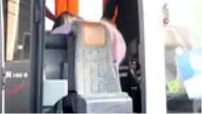 Son dakika haberi... Direksiyon başında kalp krizi geçiren sürücü 3 araca çarpıp öldü Son dakika haberi... Direksiyon başında kalp krizi geçiren sürücü 3 araca çarpıp öldü