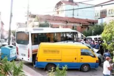Seyir halindeyken kalp krizi geçiren sürücü, 3 araca çarpıp hayatını kaybetti Seyir halindeyken kalp krizi geçiren sürücü, 3 araca çarpıp hayatını kaybetti