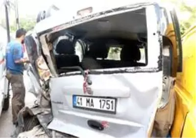Seyir halindeyken kalp krizi geçiren sürücü, 3 araca çarpıp hayatını kaybetti Seyir halindeyken kalp krizi geçiren sürücü, 3 araca çarpıp hayatını kaybetti