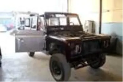 Bulduğu eski cipleri yenileyerek ilk günkü haline getiriyor Bulduğu eski cipleri yenileyerek ilk günkü haline getiriyor