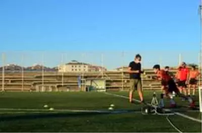 Futbolculara akademik dokunuş Futbolculara akademik dokunuş