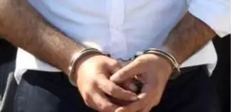 Türk Telekom Stadyumu: G.Saray-F.Bahçe derbisinde paraşütlü havai fişek atanlar yakalandı Türk Telekom Stadyumu: G.Saray-F.Bahçe derbisinde paraşütlü havai fişek atanlar yakalandı
