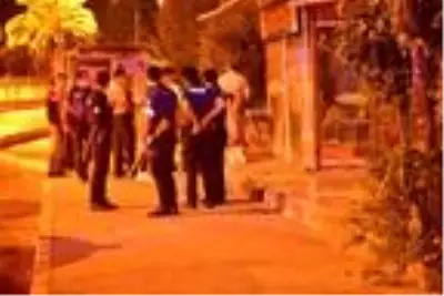 İş yerine giren hırsızlık şüphelilerine pompalı ile ateş açtı: 1 yaralı İş yerine giren hırsızlık şüphelilerine pompalı ile ateş açtı: 1 yaralı