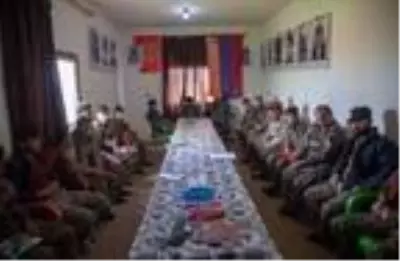 İşgal altındaki Karabağ'da Ermenistan-PKK/YPG iş birliğinin görüntüleri ortaya çıktı İşgal altındaki Karabağ'da Ermenistan-PKK/YPG iş birliğinin görüntüleri ortaya çıktı