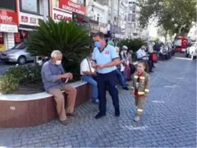 İtfaiye kurtarma ekibinin ip gösterisi nefesleri kesti İtfaiye kurtarma ekibinin ip gösterisi nefesleri kesti