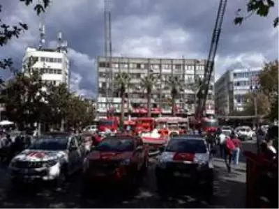 İtfaiye kurtarma ekibinin ip gösterisi nefesleri kesti İtfaiye kurtarma ekibinin ip gösterisi nefesleri kesti