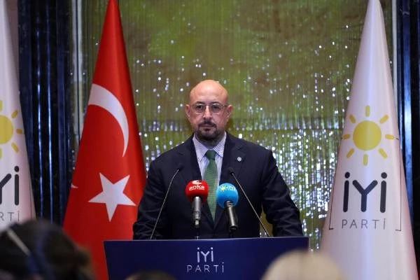 Meral Akşener'in A takımı belli oldu! MHP'den ihraç edilen Erhan Usta Başkanlık Divanı'na seçildi