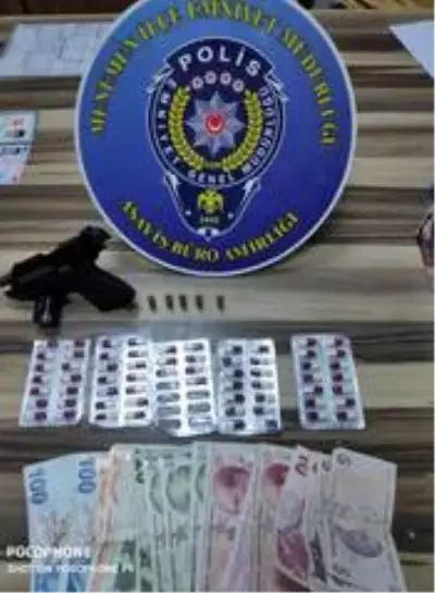 Son dakika haber: İzmir'de gasp şüphelileri polise yakalandı: 3 tutuklama Son dakika haber: İzmir'de gasp şüphelileri polise yakalandı: 3 tutuklama