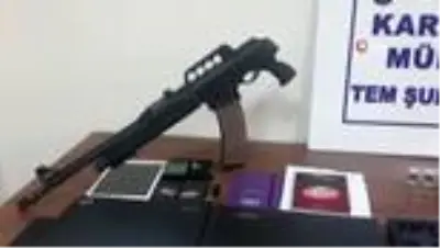 Kars'ta PKK/KCK operasyonunda silah ve çok sayıda malzeme ele geçirildi Kars'ta PKK/KCK operasyonunda silah ve çok sayıda malzeme ele geçirildi