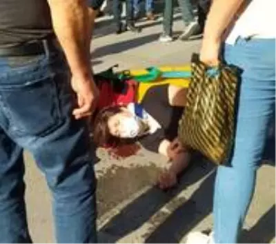 Karşıdan karşıya geçen yaya otomobil çarptı Karşıdan karşıya geçen yaya otomobil çarptı