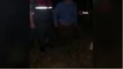 Ormanda kaybolan zihinsel engelli vatandaş ağaca sarılı şekilde uyurken bulundu Ormanda kaybolan zihinsel engelli vatandaş ağaca sarılı şekilde uyurken bulundu