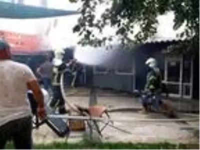 Salihli'de iş yerinde yangın paniği Salihli'de iş yerinde yangın paniği