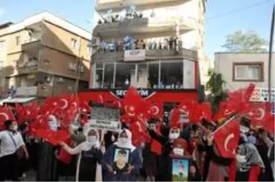 Şırnak annelerinin HDP önündeki eylemi 4'üncü haftasında Şırnak annelerinin HDP önündeki eylemi 4'üncü haftasında