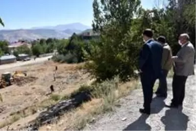 Tatvan'da 3 adet semt sahası yapılıyor Tatvan'da 3 adet semt sahası yapılıyor