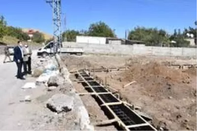Tatvan'da 3 adet semt sahası yapılıyor Tatvan'da 3 adet semt sahası yapılıyor