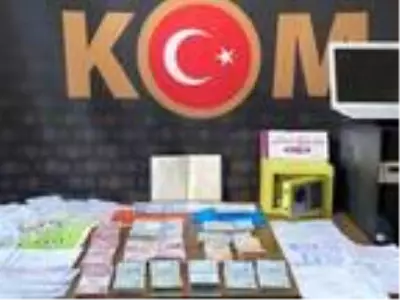 Son dakika haberi | Tefeci operasyonunda 13,7 milyon liralık çek ve senet ile 208 bin lira ele geçirildi Son dakika haberi | Tefeci operasyonunda 13,7 milyon liralık çek ve senet ile 208 bin lira ele geçirildi