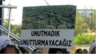 Terör mağduru aileler HDP il binası önünde eylem yaptı