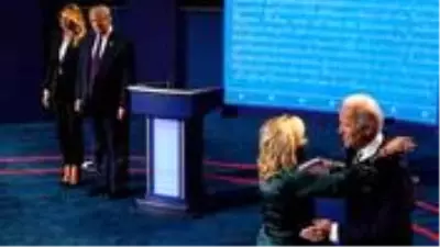 Trump ve Biden düellosuna eşler de katıldı: First Lady yine bildiğiniz gibi Trump ve Biden düellosuna eşler de katıldı: First Lady yine bildiğiniz gibi
