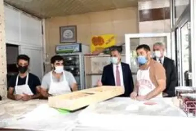 Vali ile fırıncının ilginç 'maske' diyalogu Vali ile fırıncının ilginç 'maske' diyalogu