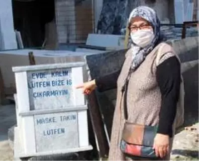 Yaptığı mezar taşları ile koronavirüse karşı uyardı: Evde kalın lütfen bize iş çıkarmayın Yaptığı mezar taşları ile koronavirüse karşı uyardı: Evde kalın lütfen bize iş çıkarmayın