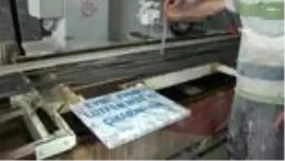 Mezar taşına yazılanı gören vatandaşlar'Ölmek istemiyorum' diye dua ediyor