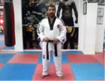 Yurt dışından aldığı lüks araçlarına el konulan milli sporcuya kaçakçılık davası açıldı Yurt dışından aldığı lüks araçlarına el konulan milli sporcuya kaçakçılık davası açıldı