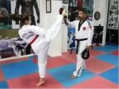 Yurt dışından aldığı lüks araçlarına el konulan milli sporcuya kaçakçılık davası açıldı Yurt dışından aldığı lüks araçlarına el konulan milli sporcuya kaçakçılık davası açıldı