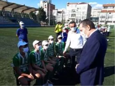 Zeytinburnu'nda amatör spor kulüplerine yardım Zeytinburnu'nda amatör spor kulüplerine yardım