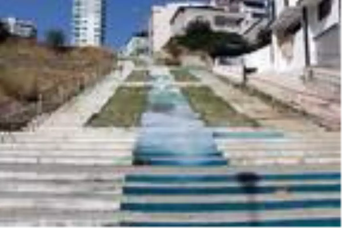 200 basamaklı merdivende molalı çıkış