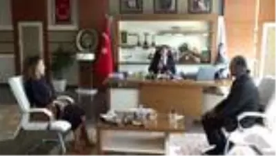 Azerbaycanlı sanatçı Azerin'e Gölbaşılı gençlerden Çırpınırdı Karadeniz şarkılı sürpriz
