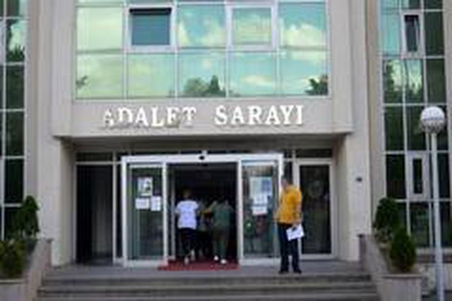 Babasını 65 bin lira dolandıran çeteyi, 2 yıl sonra yakalattı